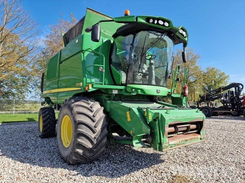 John Deere T670 Skurtreskere