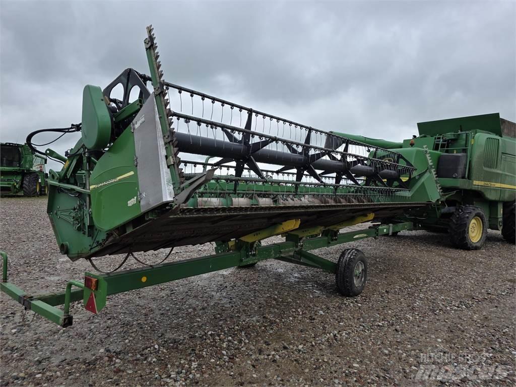 John Deere T670 Skurtreskere