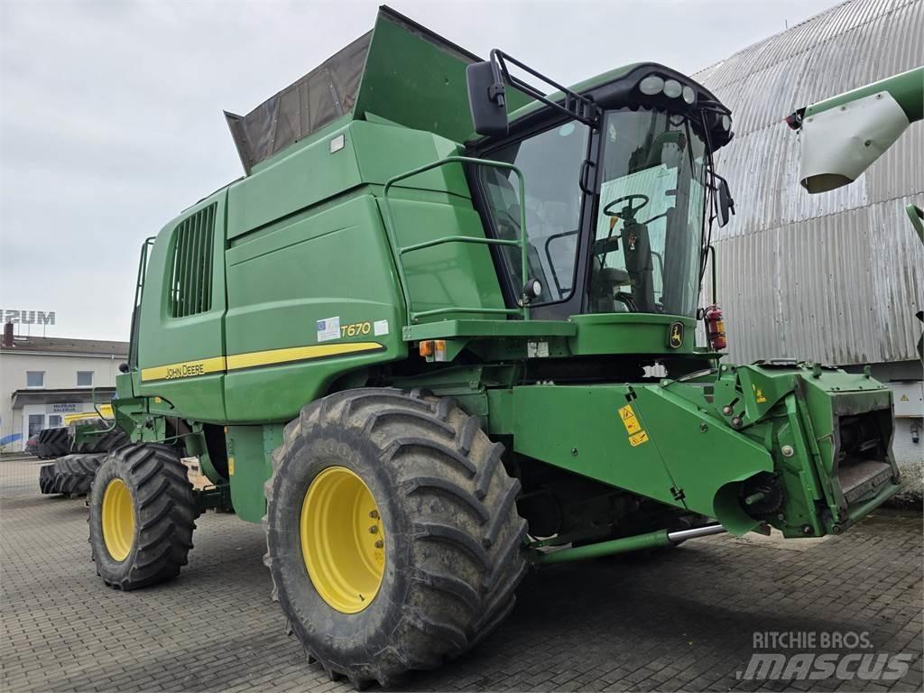 John Deere T670 Skurtreskere