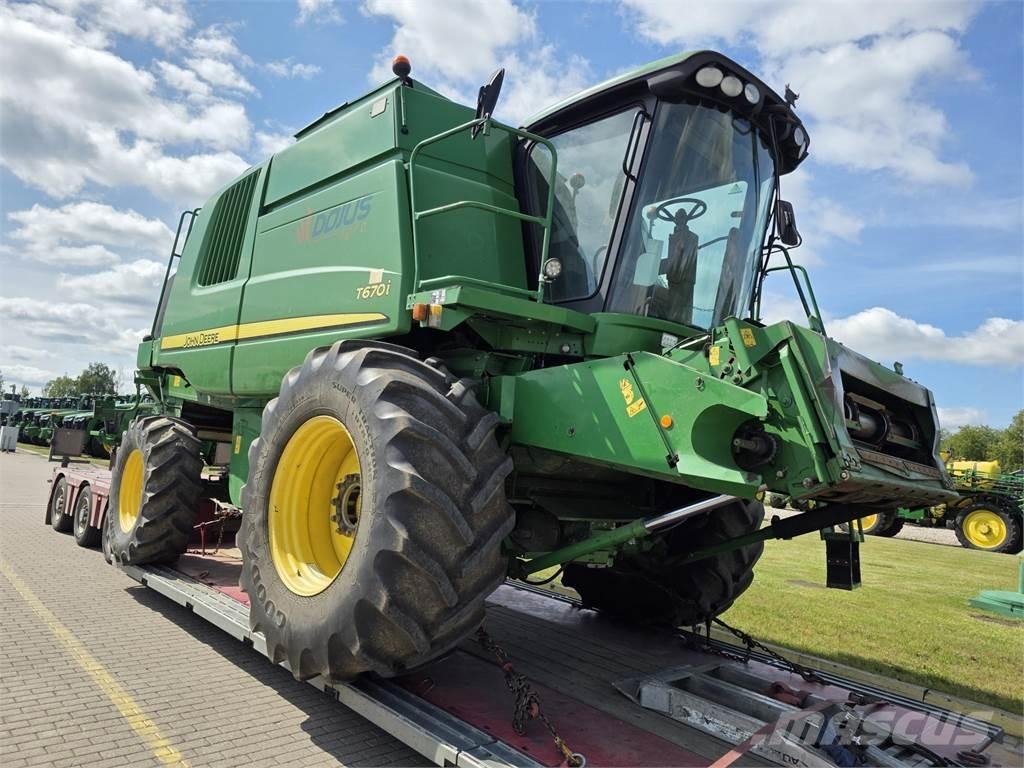 John Deere T670 Skurtreskere