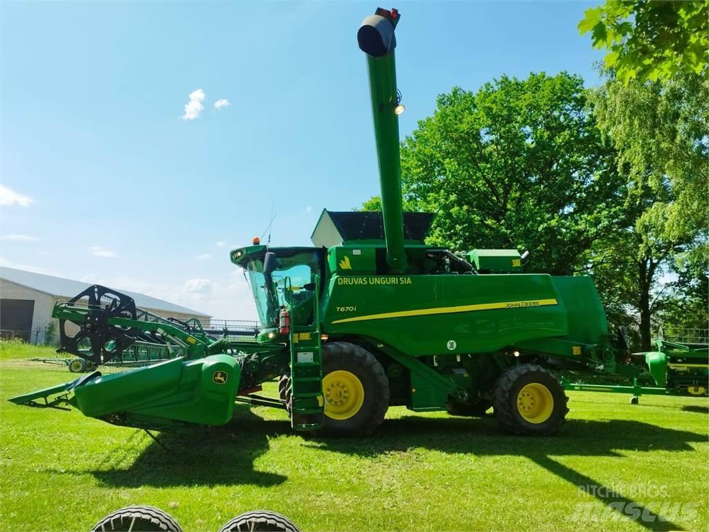 John Deere T670i Skurtreskere