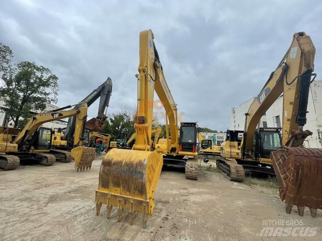 Komatsu PC 220 Beltegraver