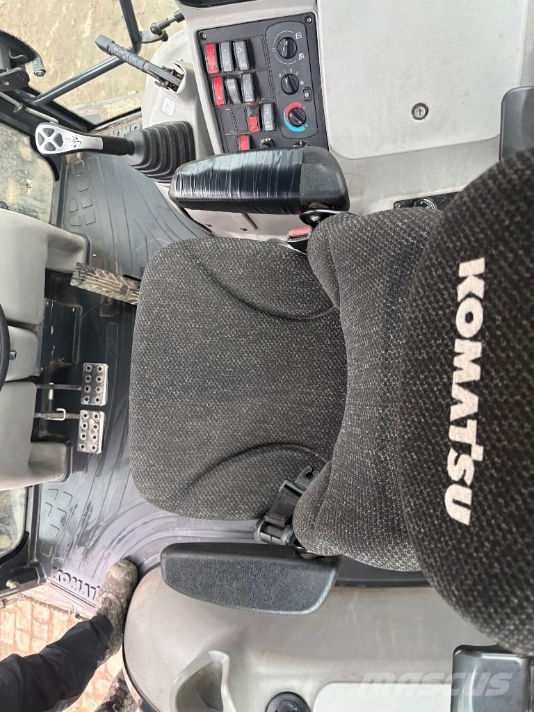 Komatsu WB 97 S Traktorgravere