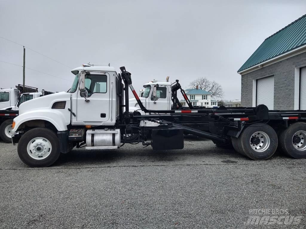Mack CV Renovasjonsbil