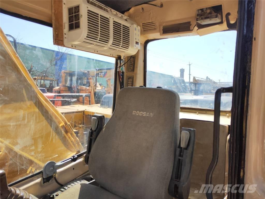 CAT 320B Beltegraver