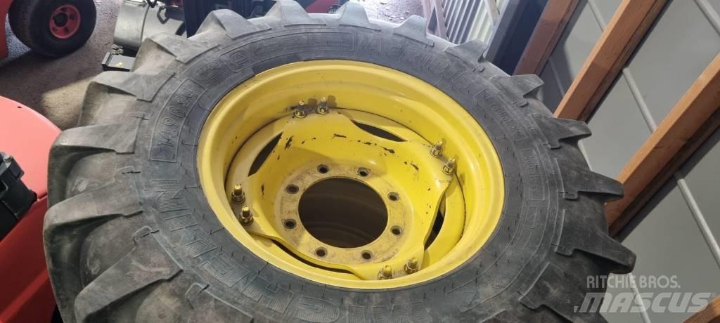 Michelin 14.9R24 Dekk, hjul og felger