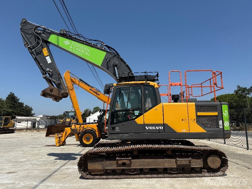 Volvo EC 220 E Beltegraver