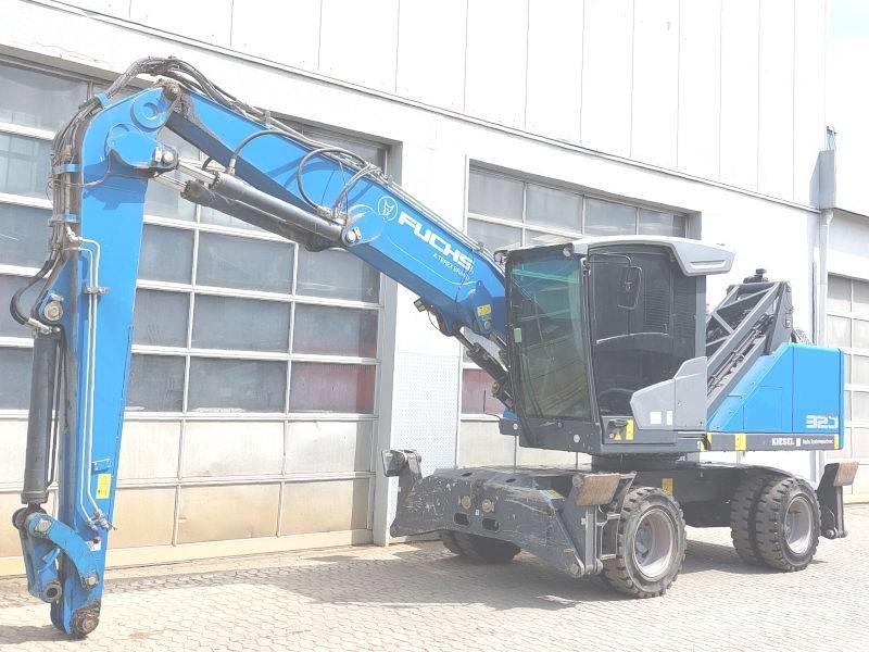 Fuchs MHL 320 F Gravemaskiner for avfallshåndtering