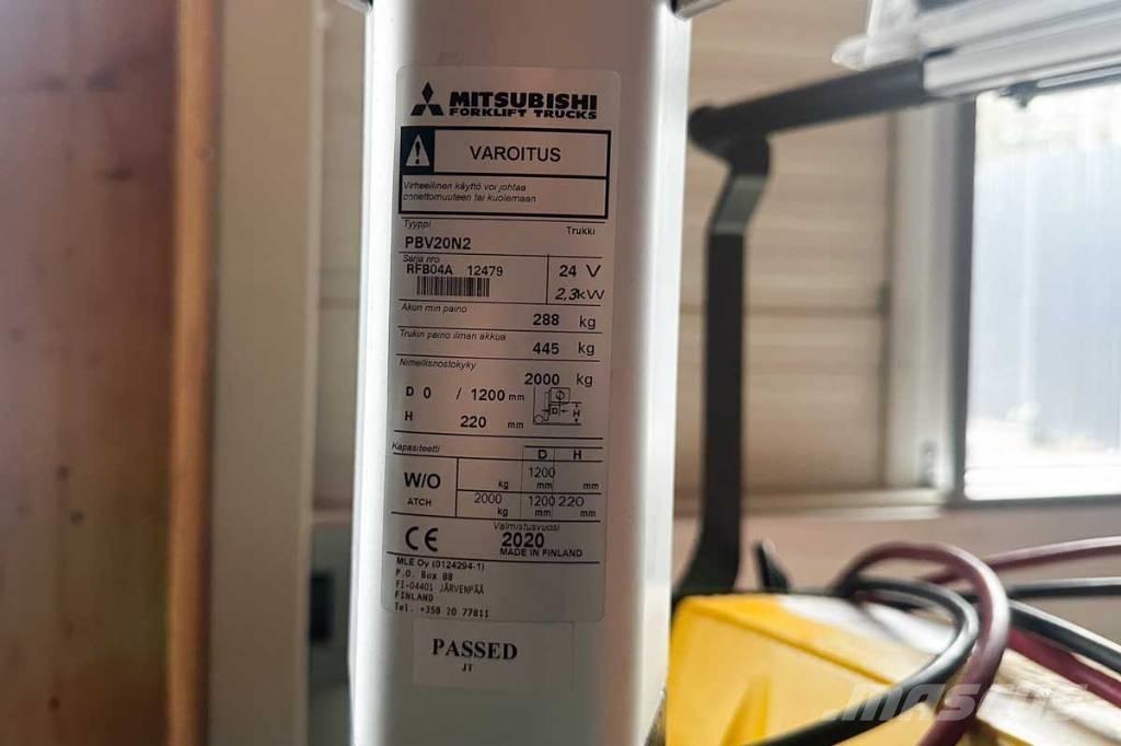 Mitsubishi PBV 20 N2 Lavtløftende truck med platform