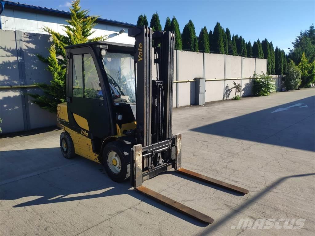 Yale GDP35VX Diesel Trucker