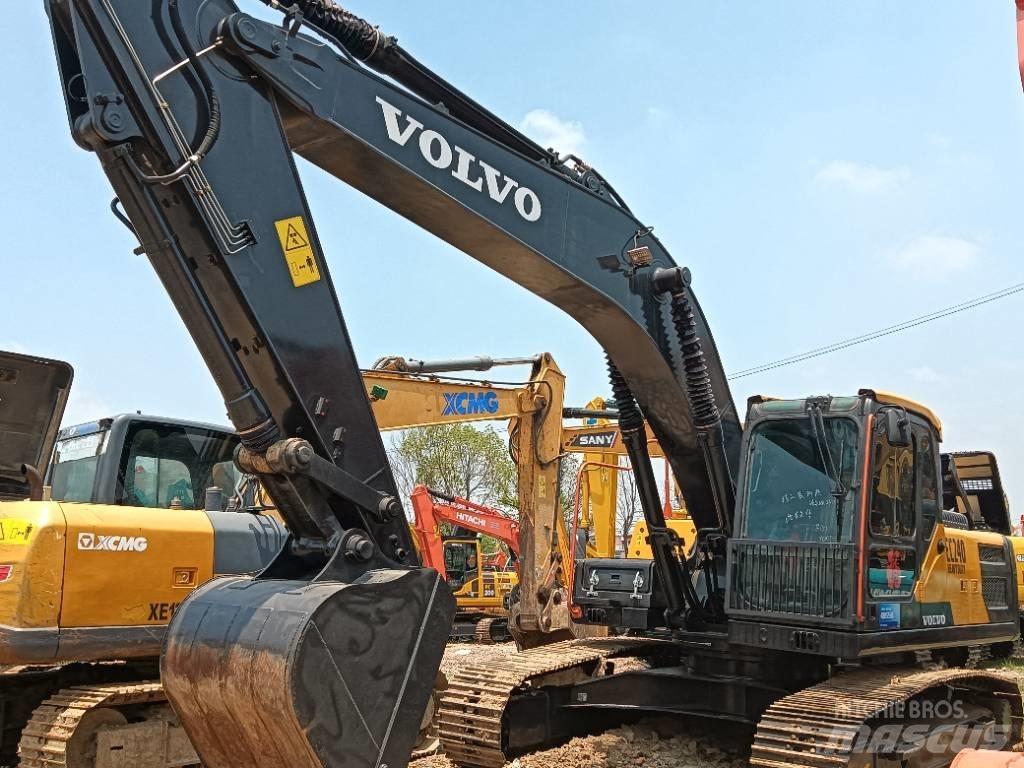 Volvo EC 240 Beltegraver