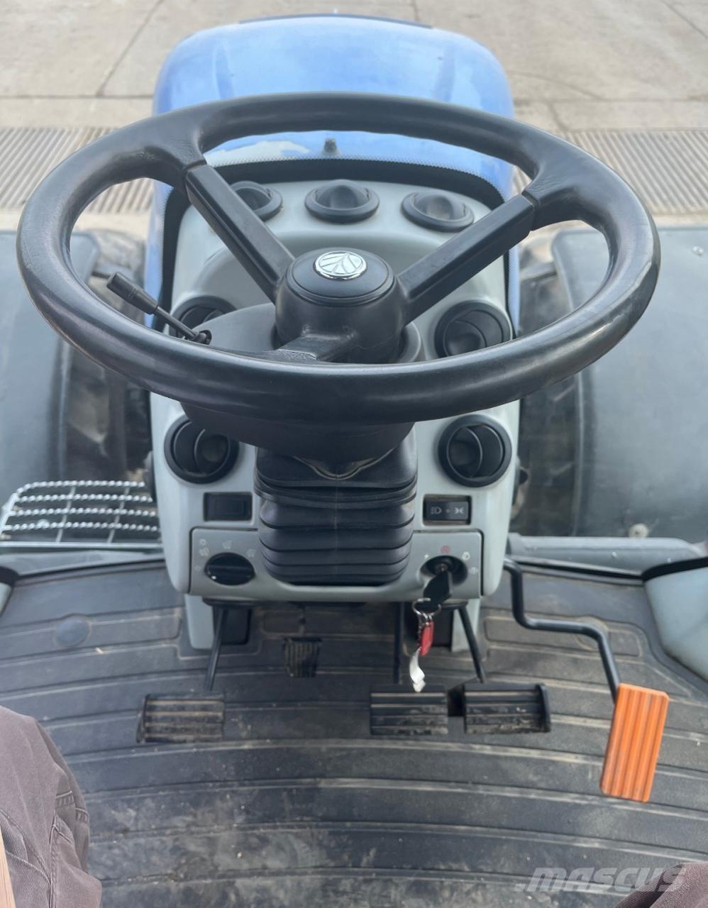 New Holland T8040 Traktorer