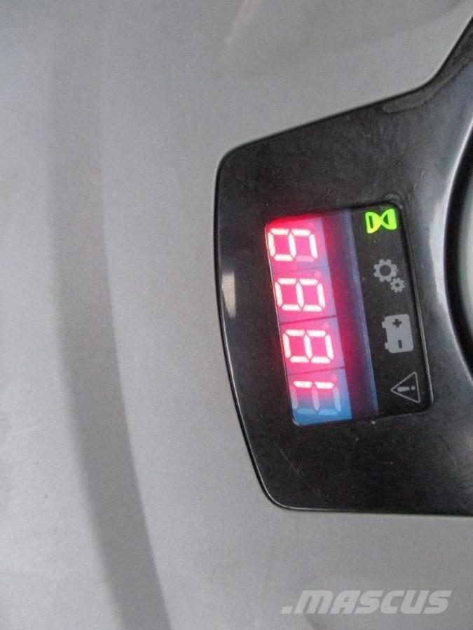 Toyota SPE120 Lavtløftende truck med platform