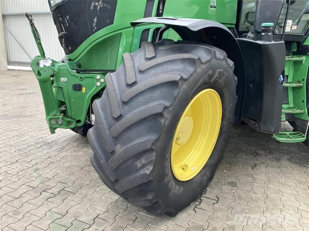John Deere 6230R Traktorer