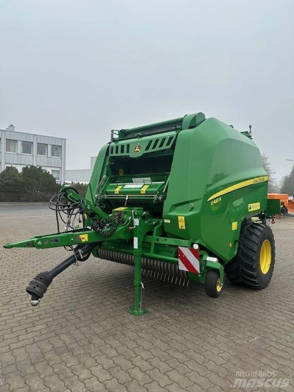 John Deere V461R Rundballepresser