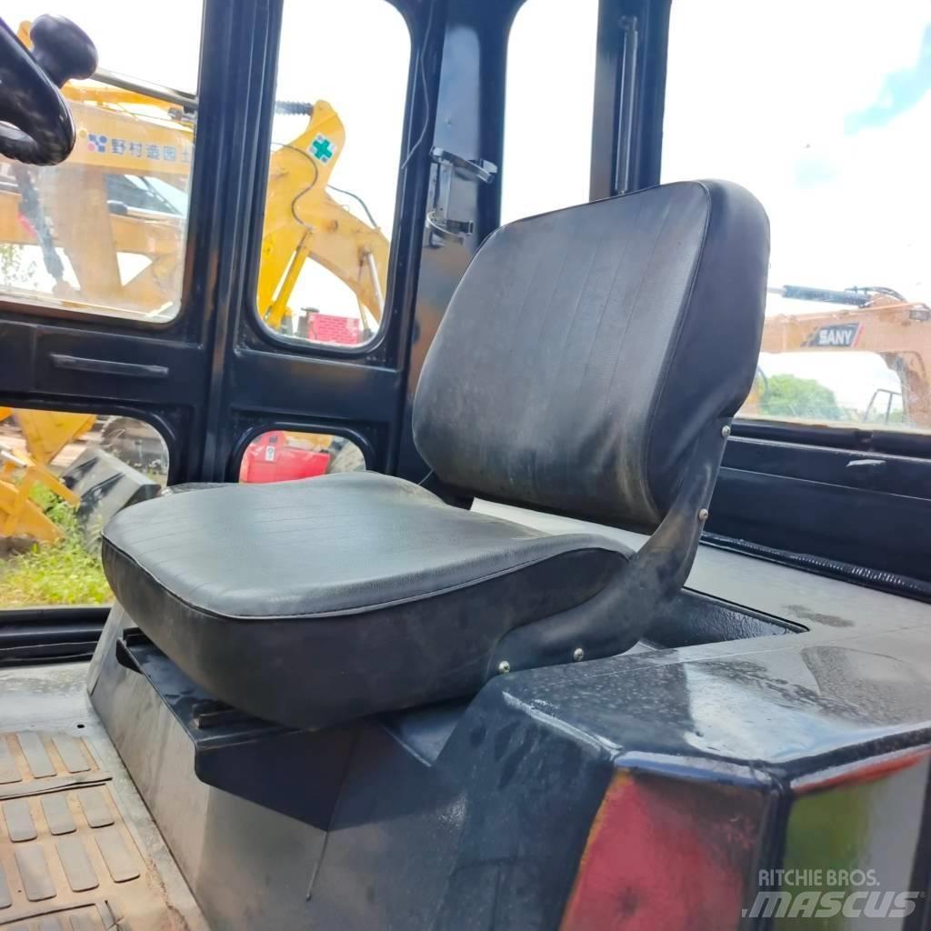 TCM FD100 Diesel Trucker