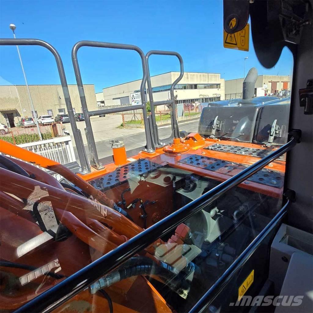 Hitachi ZX210LCN-7 Truck - Annet