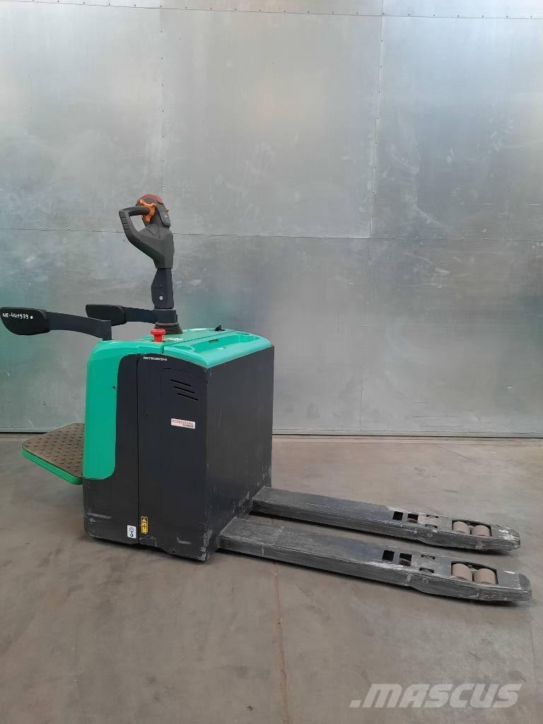 Mitsubishi PBV 20 QL Lavtløftende truck med platform