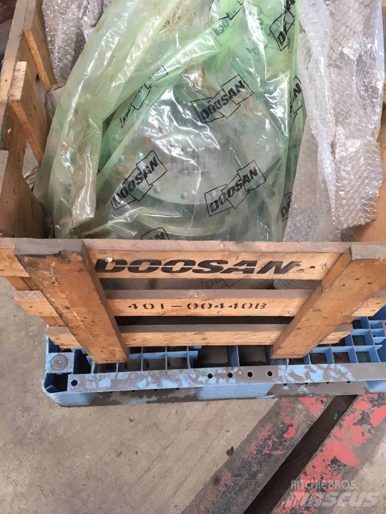 Doosan DX 300 Beltegraver