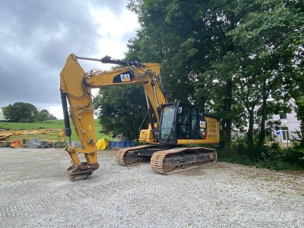 CAT 326 F Beltegraver