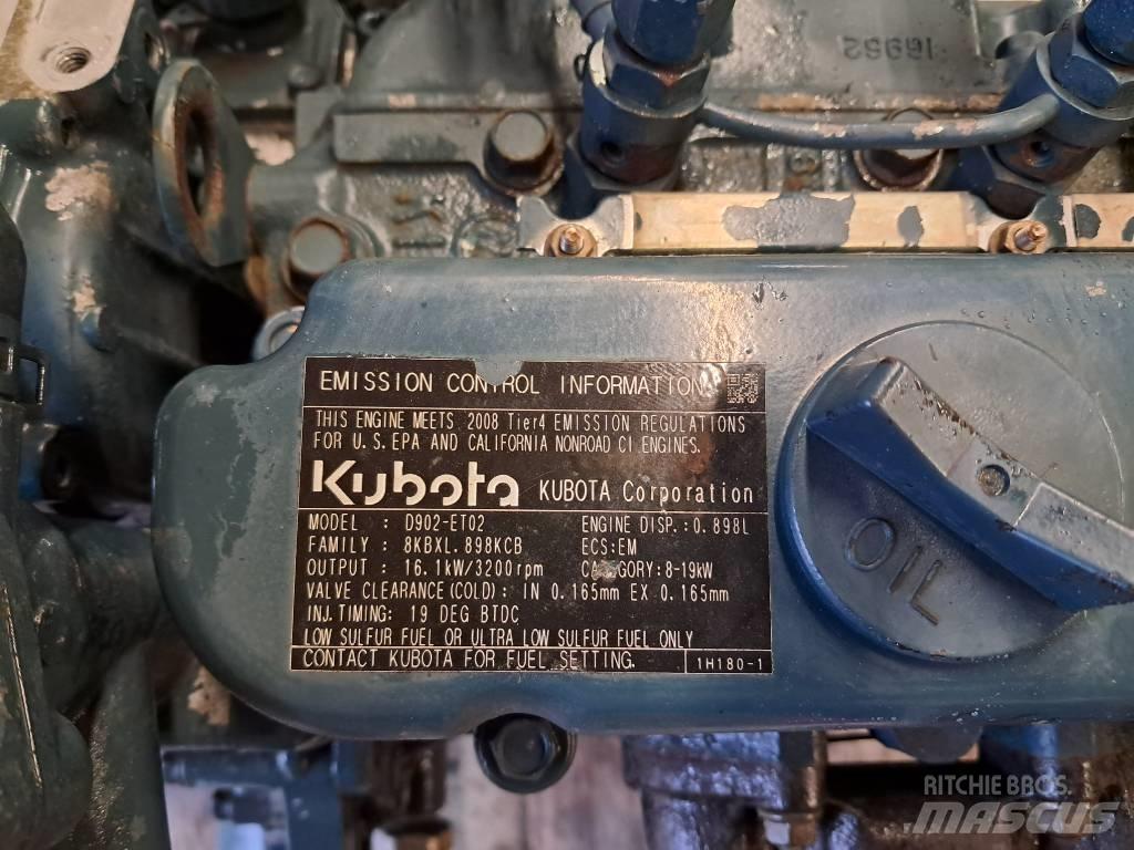 Kubota D-902 Motorer