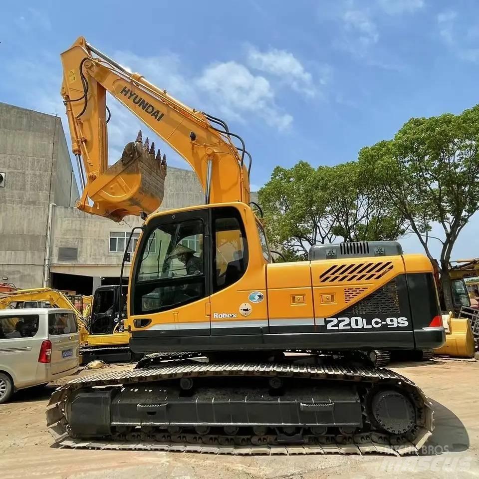 Hyundai R220-9s Beltegraver
