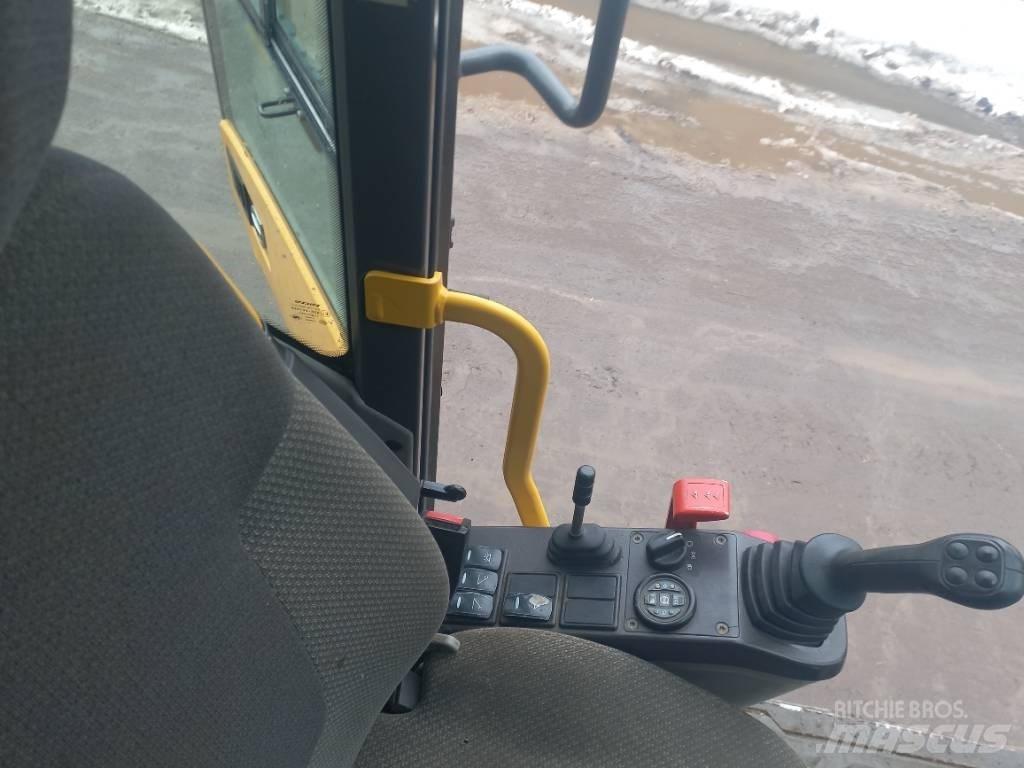 Volvo EW 140 D Hjulgravere