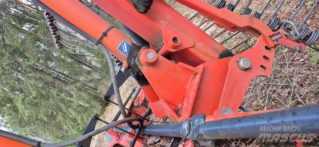 Kuhn GA 8121 Svanser