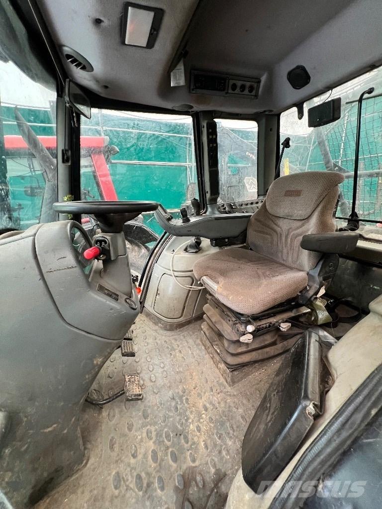 Valtra N 121 Traktor med skogsutstyr