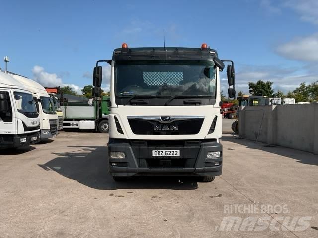 MAN TGM 18.250 Liftdumper biler