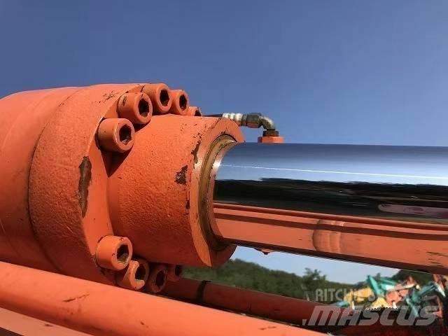 Hitachi ZX 200 Beltegraver