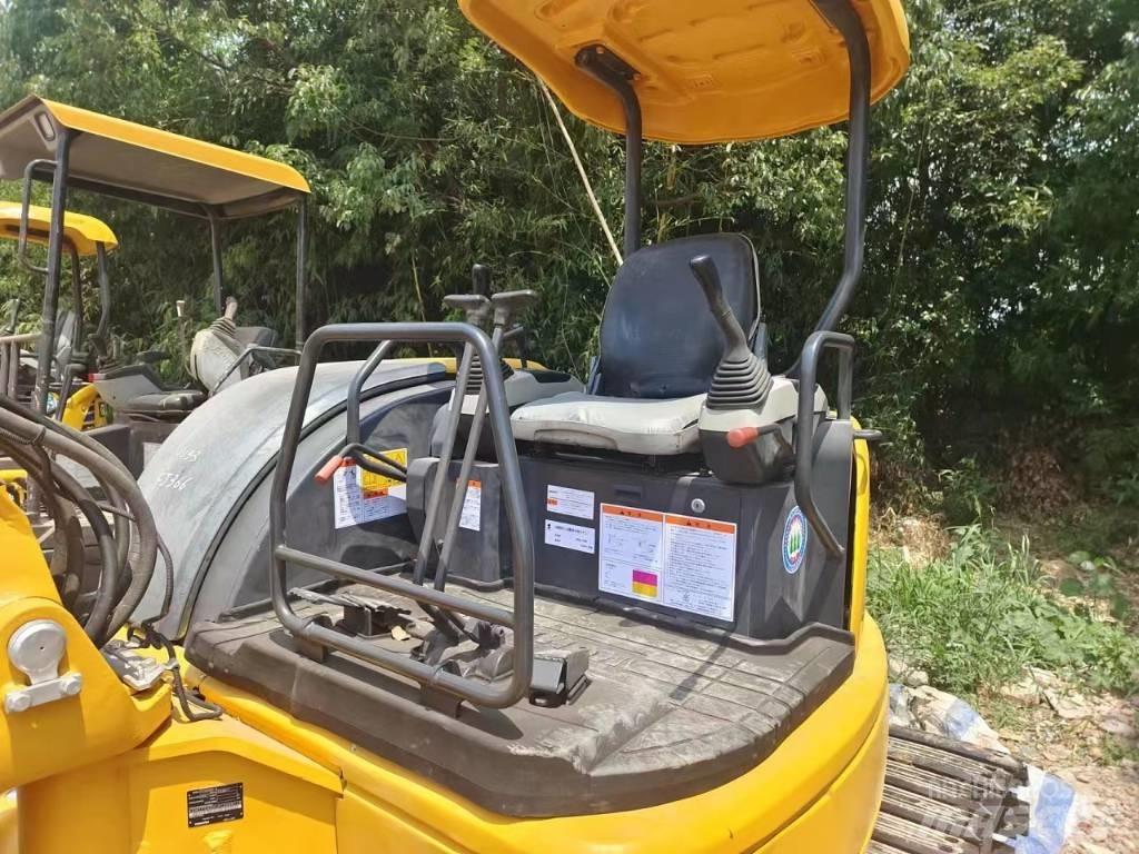 Komatsu PC35 Beltegraver