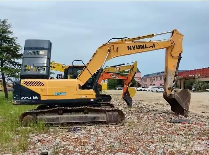 Hyundai 225LVS Beltegraver