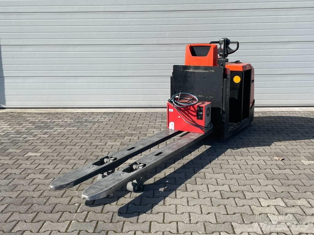 BT OSE 250 Lavtløftende plukketruck