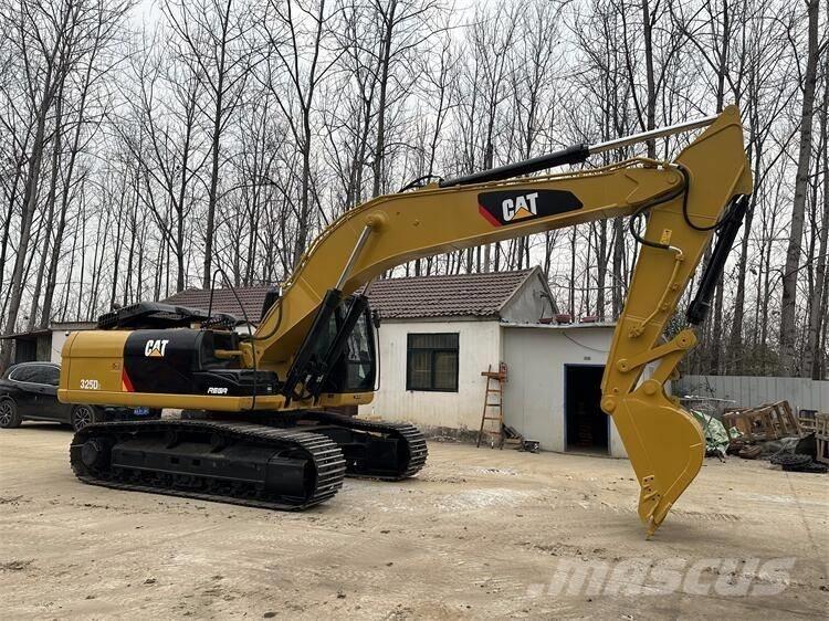 CAT 325D2 Beltegraver