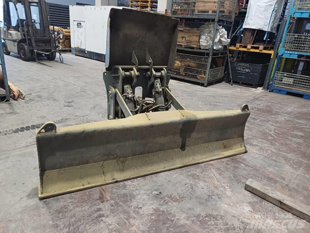 Volvo EW 180 D Kniver