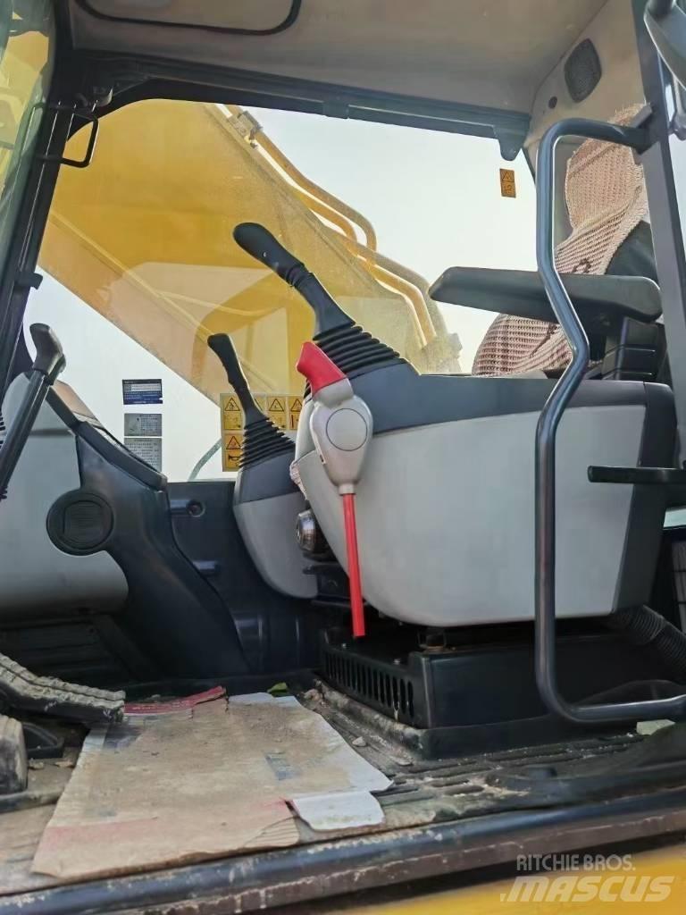 Komatsu 400-8R Beltegraver