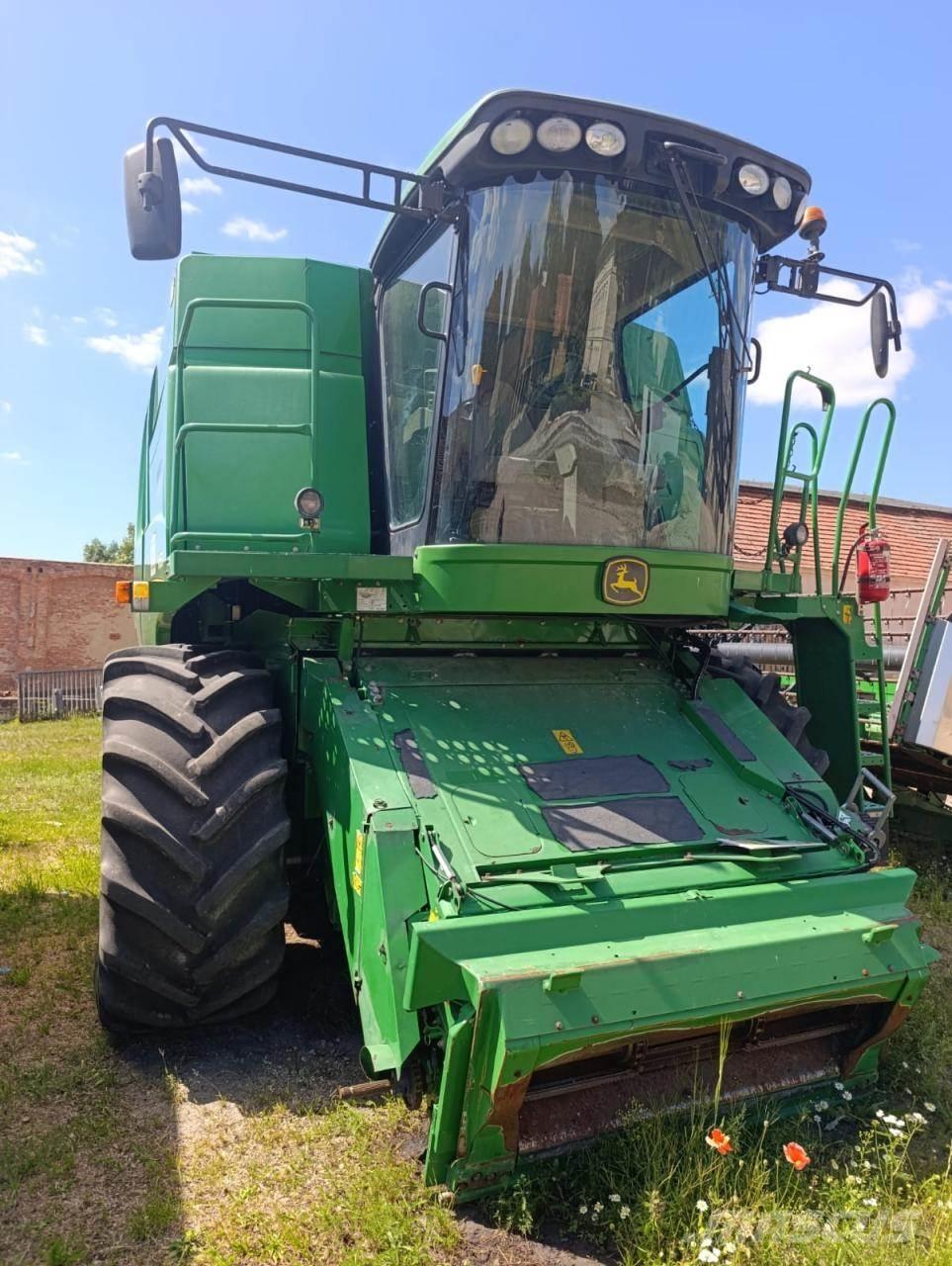 John Deere W650 Skurtreskere