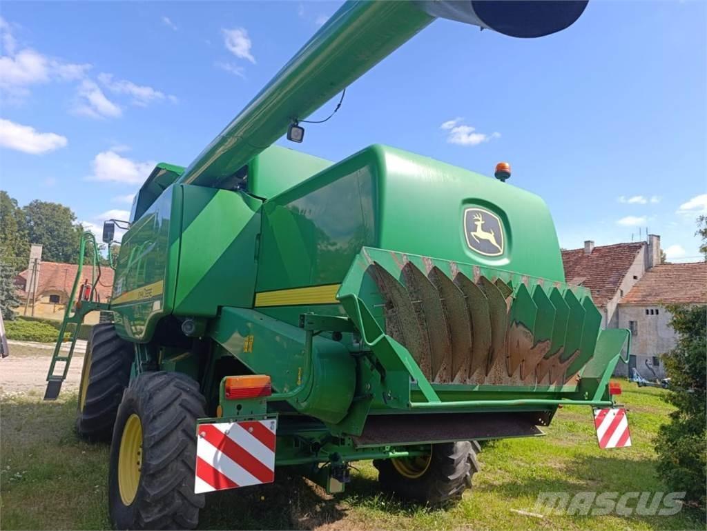 John Deere W650 Skurtreskere