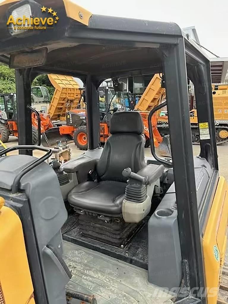 CAT D 3 K 2 Dozere Beltegående