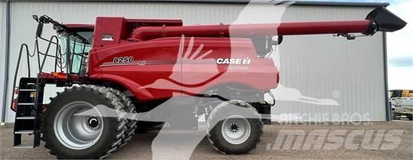 Case IH 8250 Skurtreskere