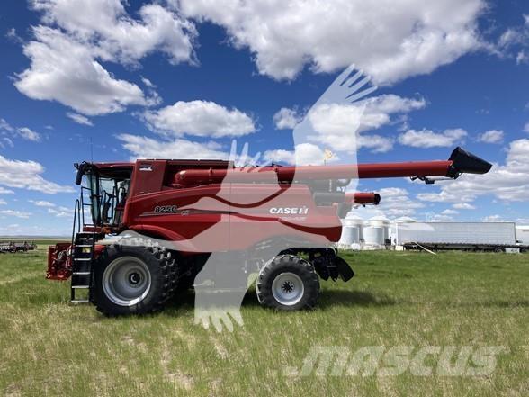 Case IH 8250 Skurtreskere