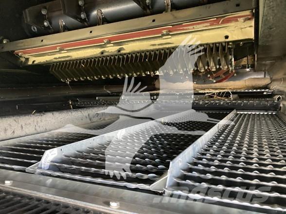 Case IH 8250 Skurtreskere