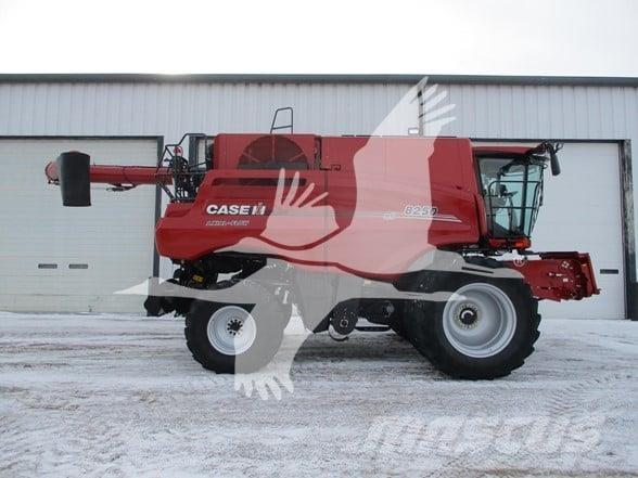 Case IH 8250 Skurtreskere