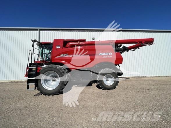 Case IH 8250 Skurtreskere