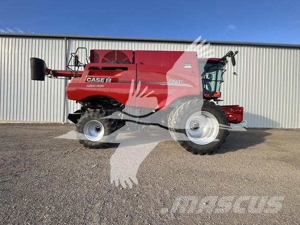 Case IH 8250 Skurtreskere
