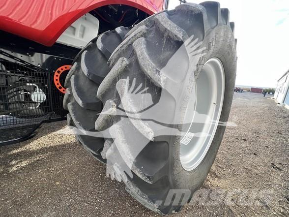 Case IH 8250 Skurtreskere