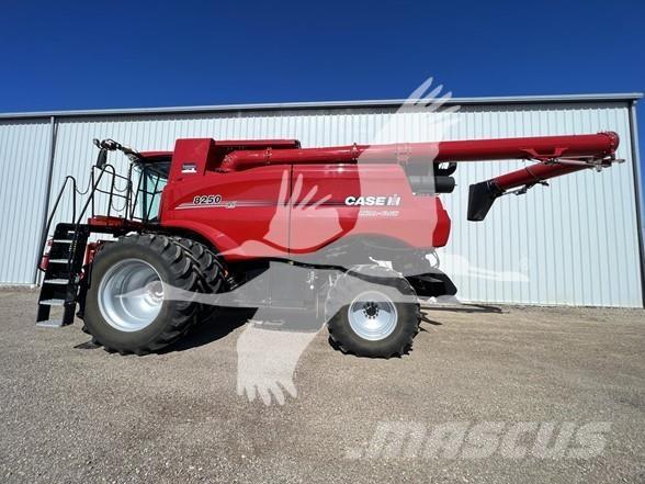 Case IH 8250 Skurtreskere