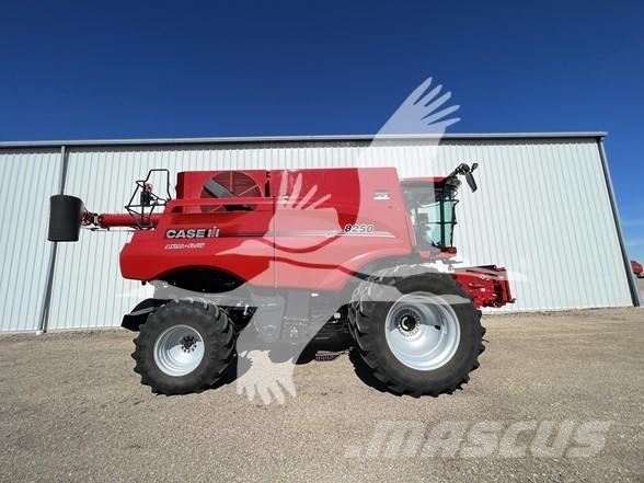 Case IH 8250 Skurtreskere