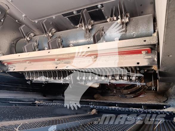 Case IH 8250 Skurtreskere